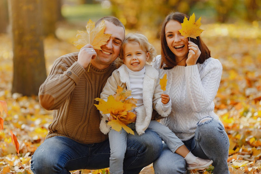 Ontdek de warmte en magie van de herfst binnenshuis. Van knusse familiemomenten tot de zachte gloed van nachtlampjes, leer hoe je dit seizoen optimaal benut voor samenzijn en gezelligheid. 🍂✨