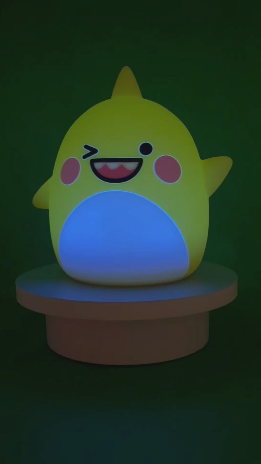 360graden demonstratievideo van het Baby Shark nachtlampje van Kadoing